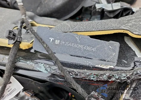 2021 Tesla Model S z USA, uszkodzony, nr VIN 5YJSA1E60MF436041